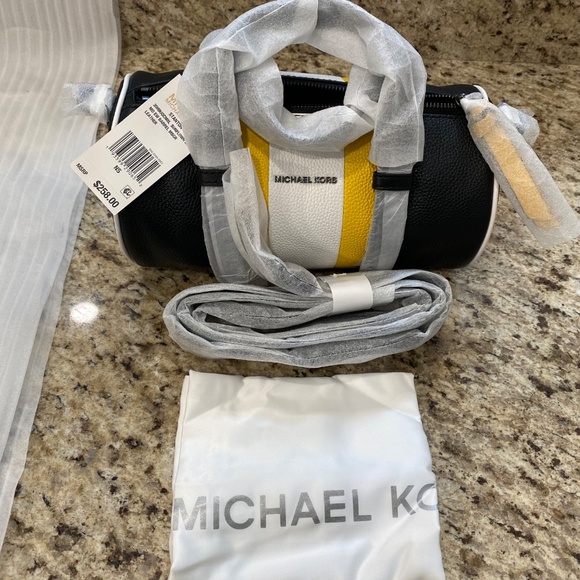 Meet your Posher, GO 2 THREADS - Picture 12 of 13